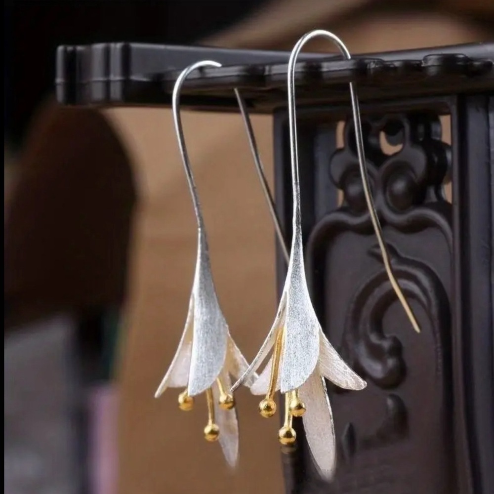 Elegant Silver and Gold Floral Drop Earrings